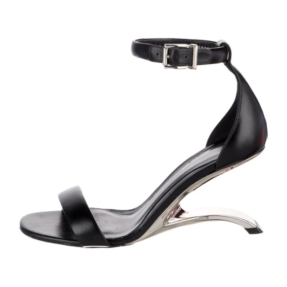 ❤️Alexander McQueen Heels❤️ - Picture 1 of 5